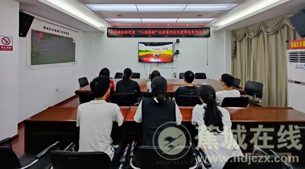赤溪鎮(zhèn)組織黨員干部群眾收看“八閩楷?！睂O麗美同志先進事跡發(fā)布儀式