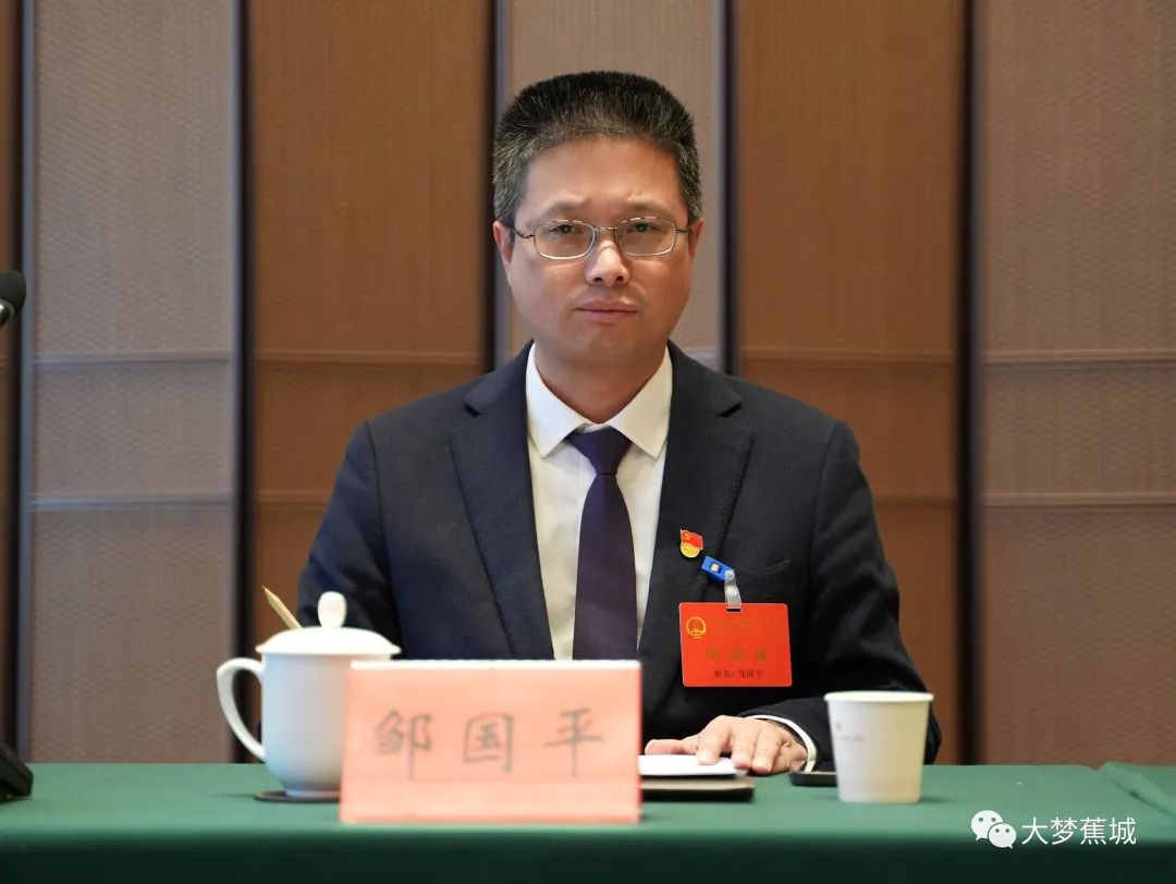 【兩會速遞】代表熱議區(qū)人大常委會及兩院等工作報告