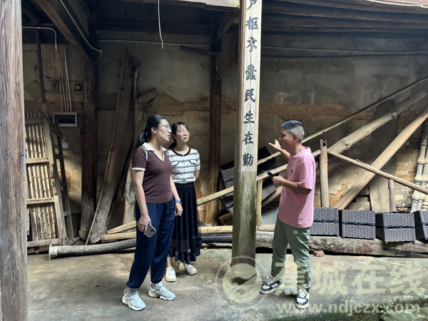 “百姓河長”巡河 助力河長制工作